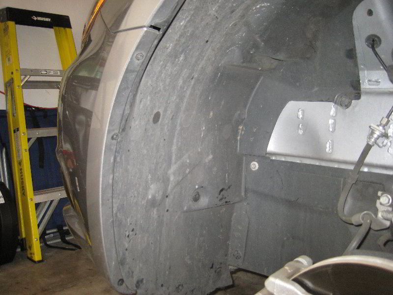 Chrysler-200-12V-Automotive-Battery-Replacement-Guide-060