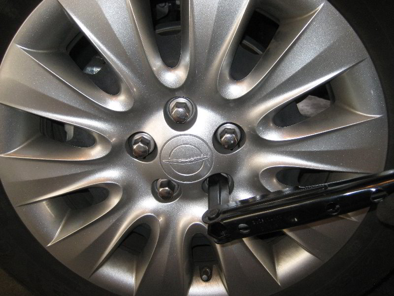 Chrysler-200-12V-Automotive-Battery-Replacement-Guide-064