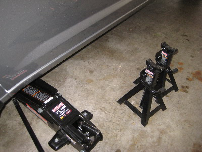 Chrysler-200-12V-Automotive-Battery-Replacement-Guide-065