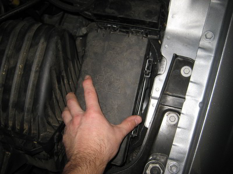 Chrysler-200-Electrical-Fuse-Relay-Replacement-Guide-010