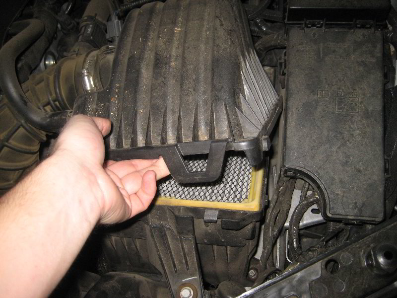 Chrysler-200-Engine-Air-Filter-Replacement-Guide-004