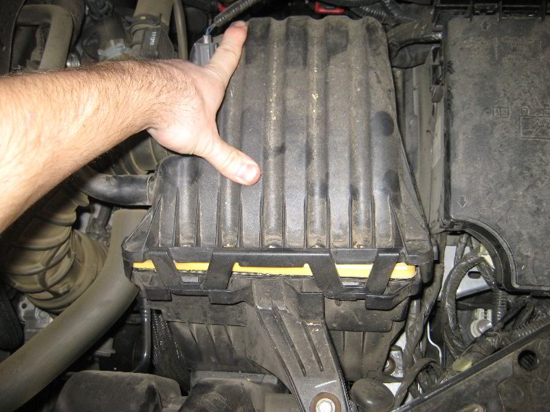 Chrysler-200-Engine-Air-Filter-Replacement-Guide-011