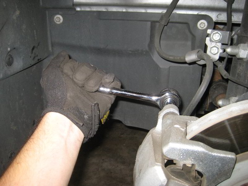 Chrysler-200-Front-Disc-Brake-Pads-Replacement-Guide-008