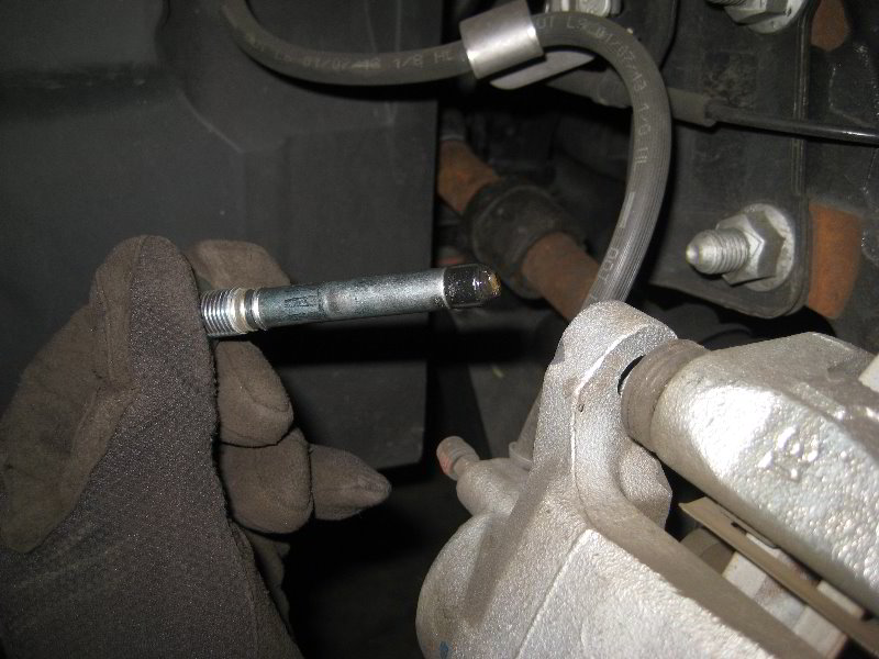 Chrysler-200-Front-Disc-Brake-Pads-Replacement-Guide-011