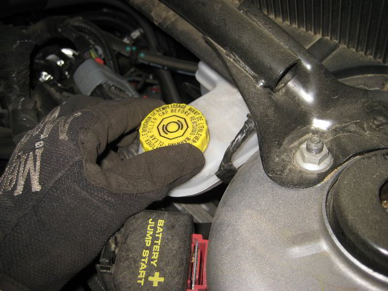 Chrysler-200-Front-Disc-Brake-Pads-Replacement-Guide-020