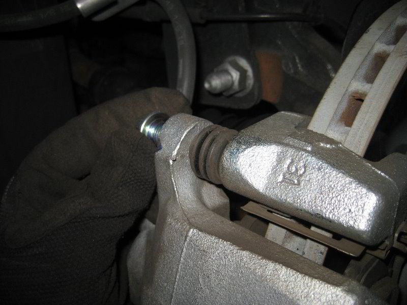 Chrysler-200-Front-Disc-Brake-Pads-Replacement-Guide-025