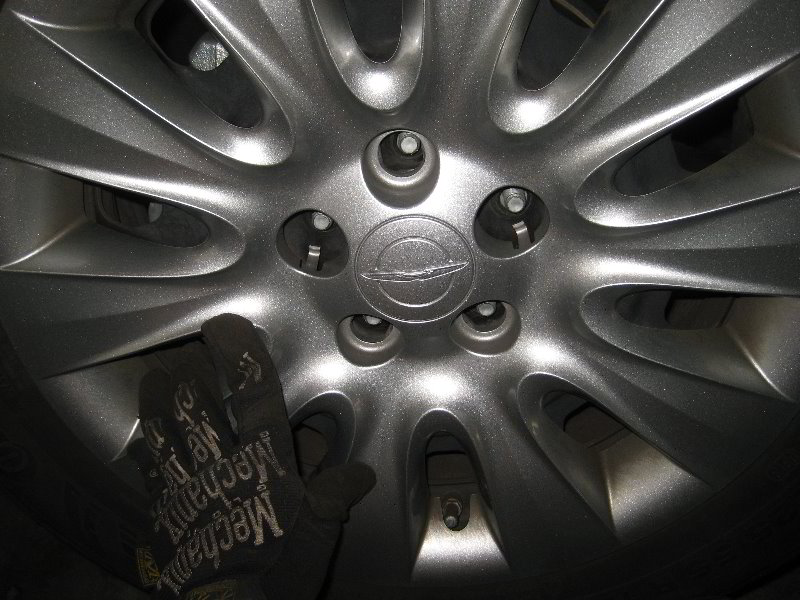 Chrysler-200-Front-Disc-Brake-Pads-Replacement-Guide-032