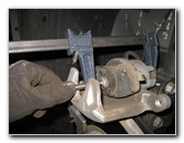 Chrysler-200-Front-Disc-Brake-Pads-Replacement-Guide-019