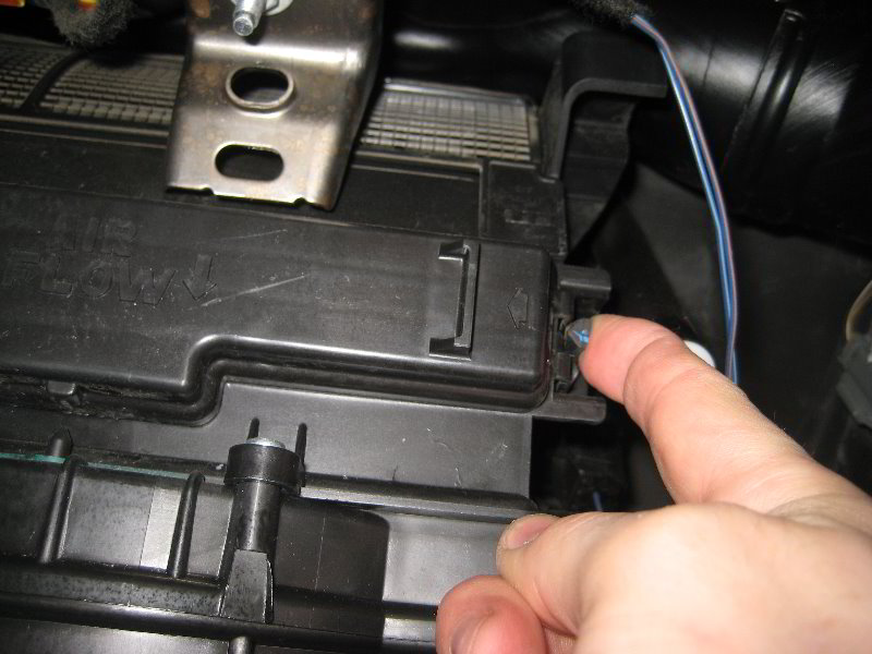 Chrysler-200-HVAC-Cabin-Air-Filter-Replacement-Guide-011