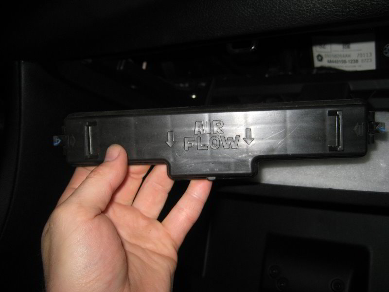 Chrysler-200-HVAC-Cabin-Air-Filter-Replacement-Guide-012
