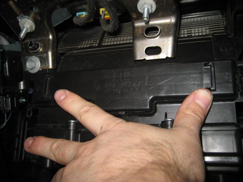 Chrysler-200-HVAC-Cabin-Air-Filter-Replacement-Guide-019