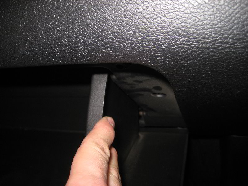 Chrysler-200-HVAC-Cabin-Air-Filter-Replacement-Guide-023