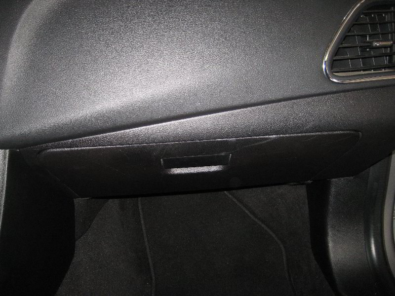 Chrysler200HVACCabinAirFilterReplacementGuide024