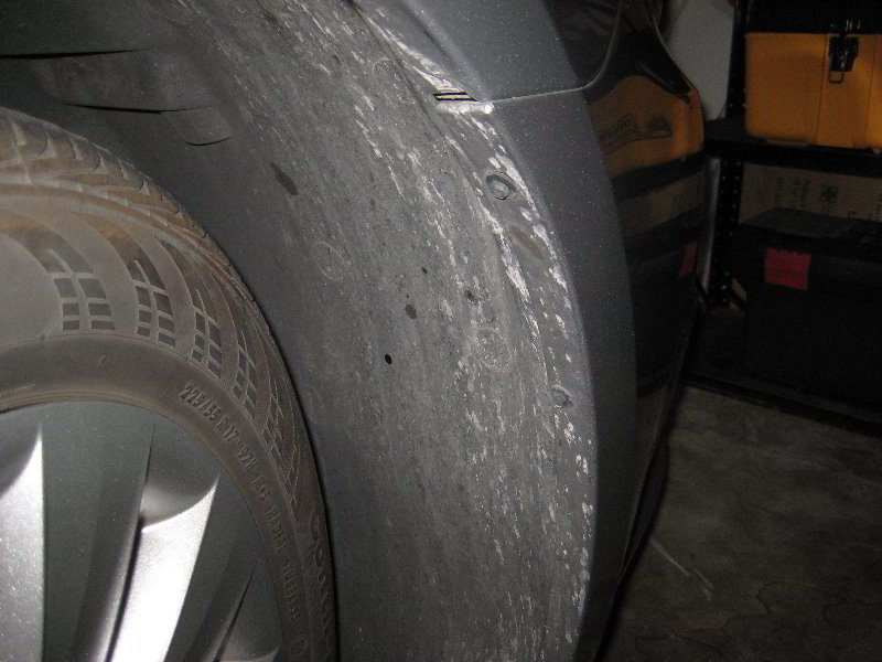 Chrysler-200-Headlight-Bulbs-Replacement-Guide-002