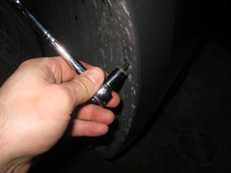 Chrysler-200-Headlight-Bulbs-Replacement-Guide-004