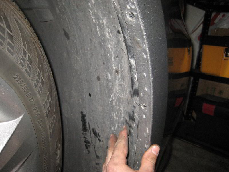 Chrysler-200-Headlight-Bulbs-Replacement-Guide-023