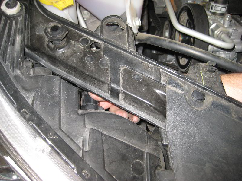 Chrysler-200-Headlight-Bulbs-Replacement-Guide-031