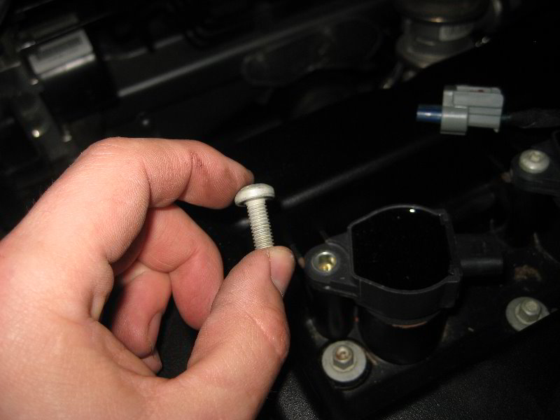 Chrysler200WorldI4EngineSparkPlugsReplacementGuide011