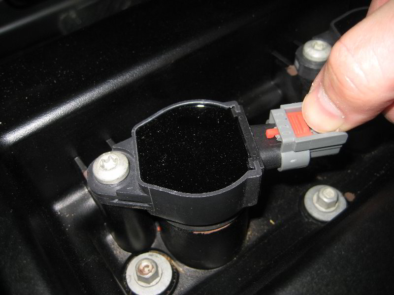 Chrysler200WorldI4EngineSparkPlugsReplacementGuide028