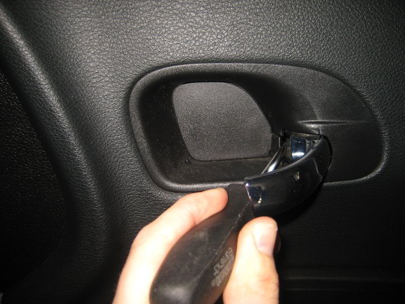 Chrysler-200-Interior-Door-Panel-Removal-Guide-002