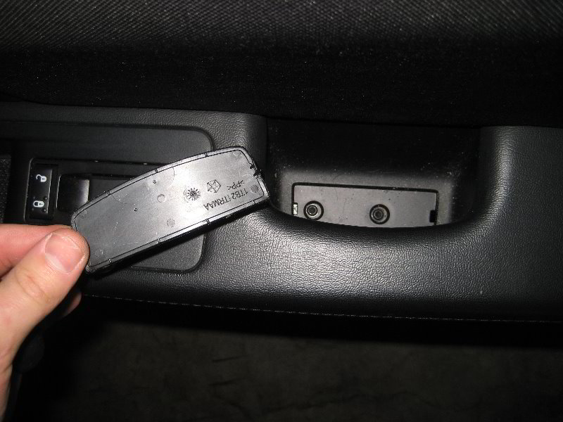 Chrysler-200-Interior-Door-Panel-Removal-Guide-005