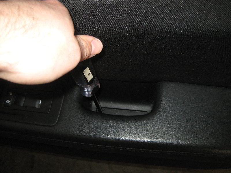 Chrysler-200-Interior-Door-Panel-Removal-Guide-010