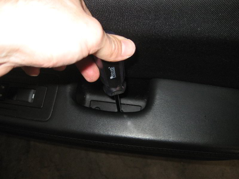 Chrysler-200-Interior-Door-Panel-Removal-Guide-011