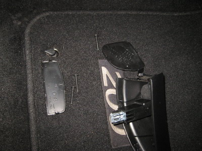 Chrysler-200-Interior-Door-Panel-Removal-Guide-012