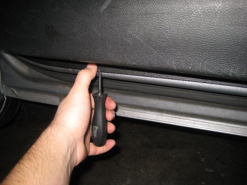 Chrysler-200-Interior-Door-Panel-Removal-Guide-013