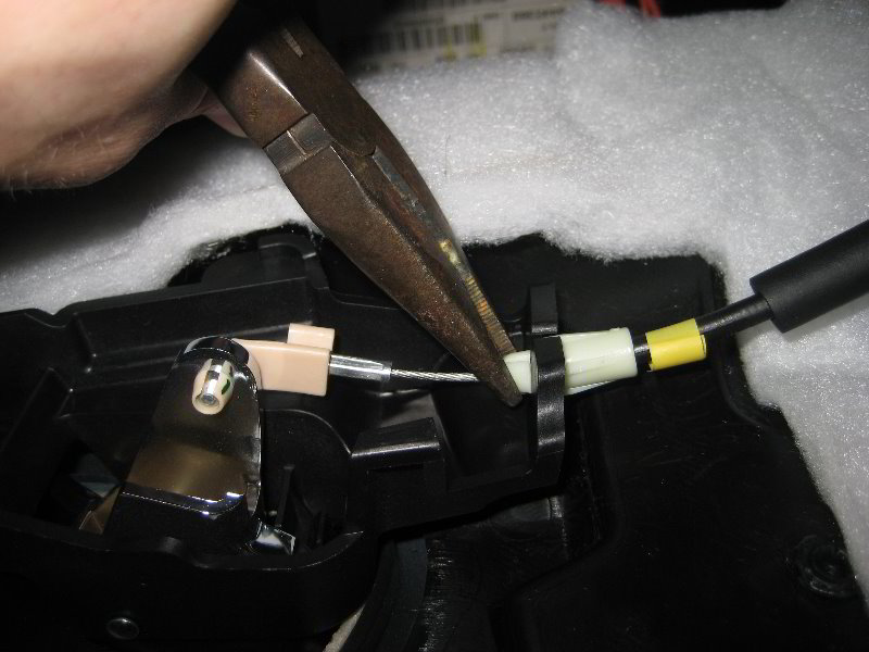 Chrysler-200-Interior-Door-Panel-Removal-Guide-018