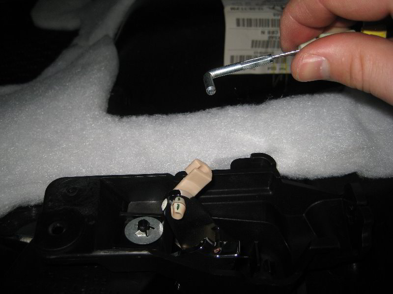 Chrysler-200-Interior-Door-Panel-Removal-Guide-021