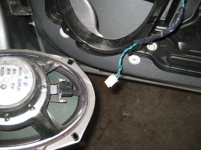 Chrysler-200-Interior-Door-Panel-Removal-Guide-029