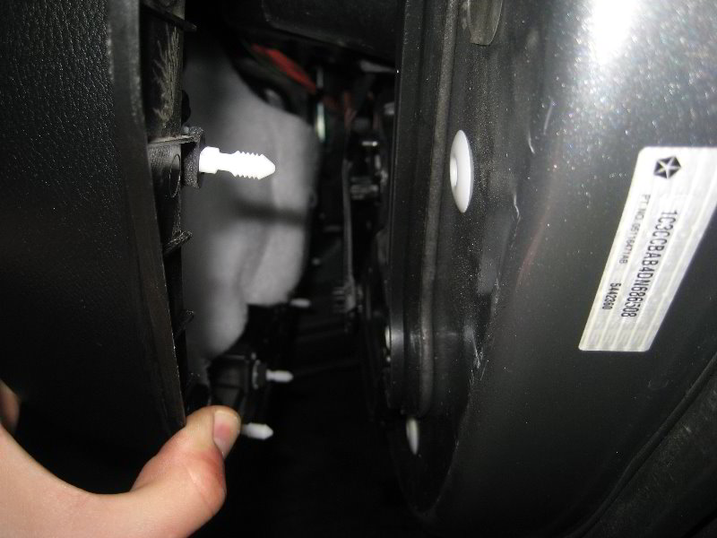 Chrysler-200-Interior-Door-Panel-Removal-Guide-038