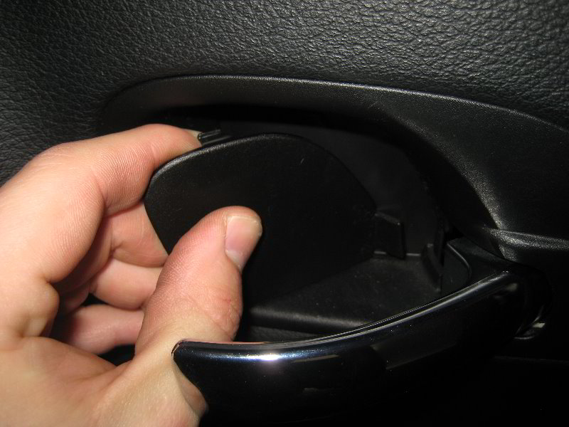 Chrysler-200-Interior-Door-Panel-Removal-Guide-044