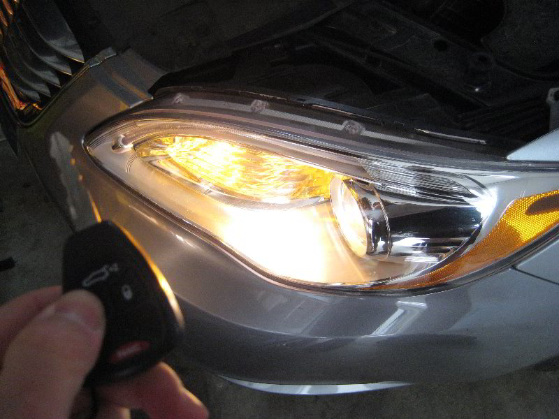 Chrysler-200-Key-Fob-Battery-Replacement-Guide-018