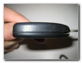 Chrysler-200-Key-Fob-Battery-Replacement-Guide-017