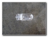 Chrysler-200-License-Plate-Light-Bulbs-Replacement-Guide-008