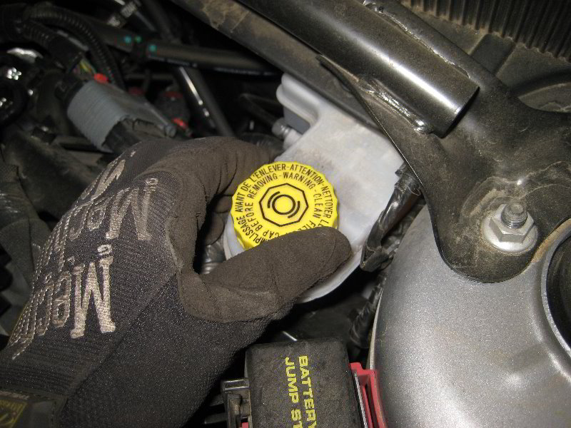 Chrysler-200-Rear-Disc-Brake-Pads-Replacement-Guide-017