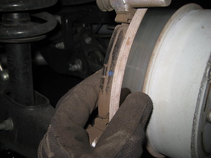 Chrysler-200-Rear-Disc-Brake-Pads-Replacement-Guide-021