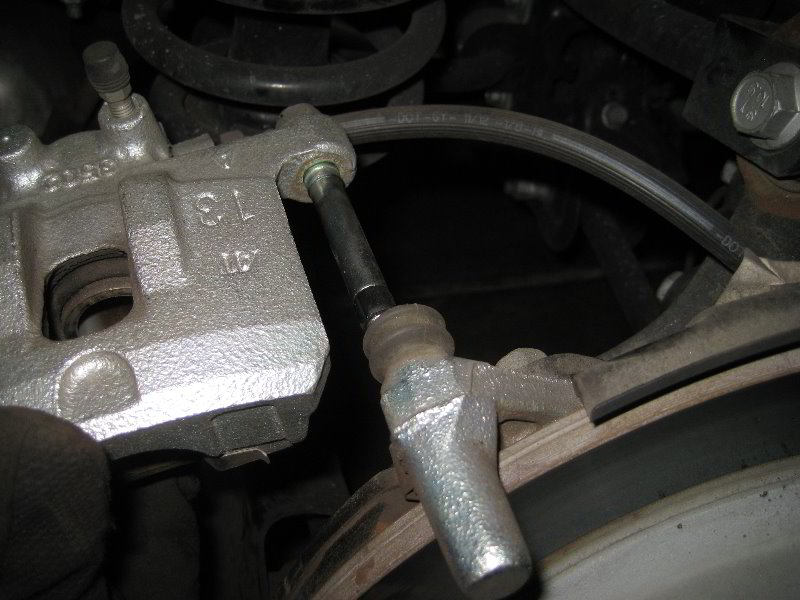 Chrysler200RearDiscBrakePadsReplacementGuide022