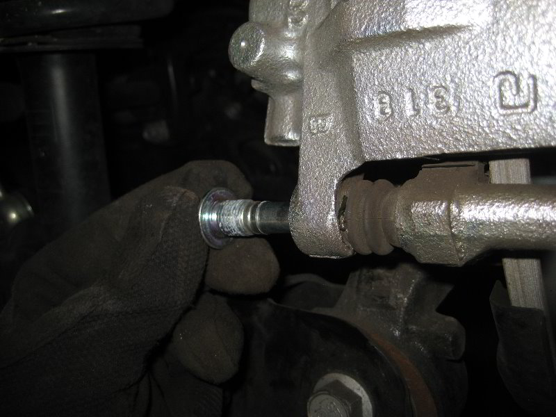 Chrysler-200-Rear-Disc-Brake-Pads-Replacement-Guide-023