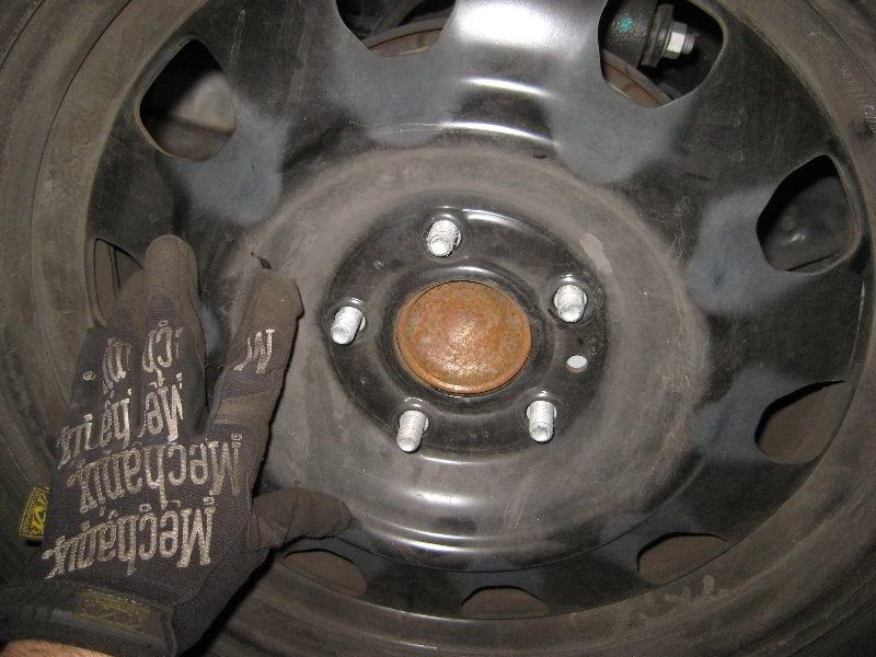 Chrysler-200-Rear-Disc-Brake-Pads-Replacement-Guide-028