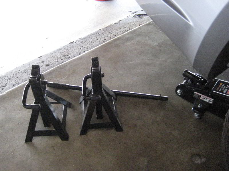 Chrysler-200-Rear-Disc-Brake-Pads-Replacement-Guide-032