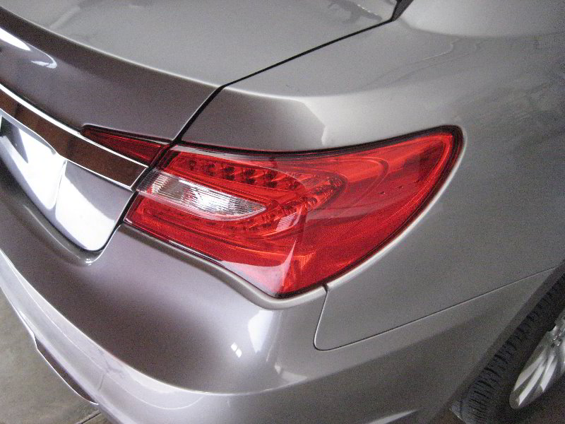 Chrysler-200-Reverse-Tail-Light-Bulbs-Replacement-Guide-001