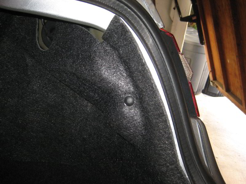 Chrysler-200-Reverse-Tail-Light-Bulbs-Replacement-Guide-003