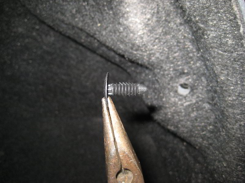 Chrysler-200-Reverse-Tail-Light-Bulbs-Replacement-Guide-005