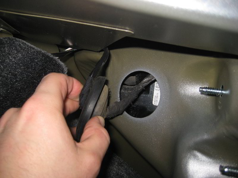 Chrysler-200-Reverse-Tail-Light-Bulbs-Replacement-Guide-012