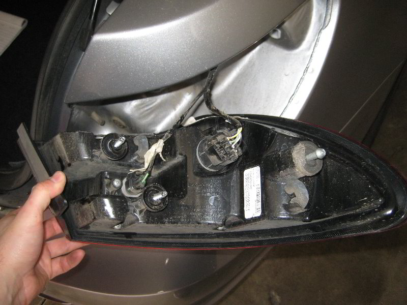 Chrysler-200-Reverse-Tail-Light-Bulbs-Replacement-Guide-015
