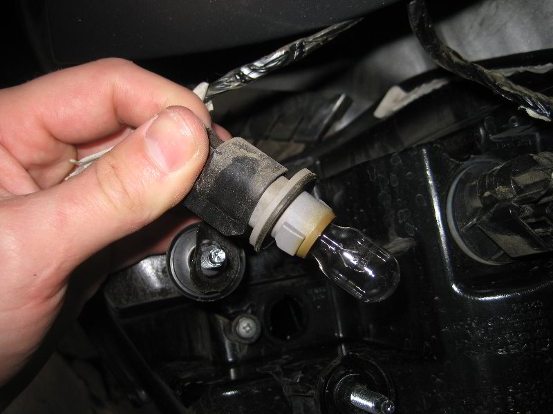 Chrysler-200-Reverse-Tail-Light-Bulbs-Replacement-Guide-017