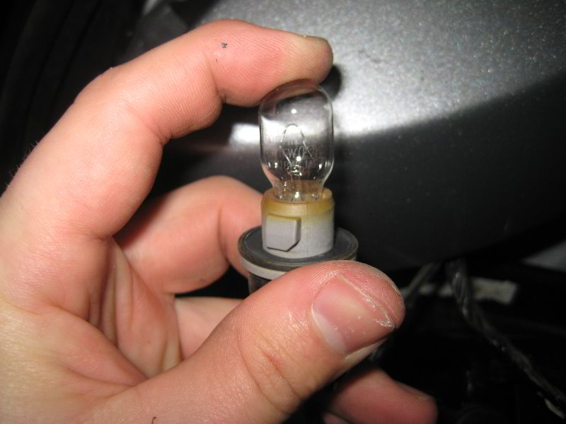 Chrysler-200-Reverse-Tail-Light-Bulbs-Replacement-Guide-019